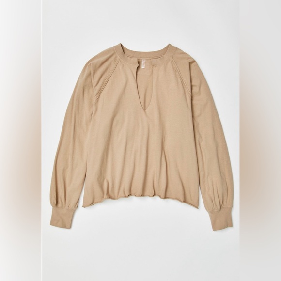 Free People Movement Reflect Layer Tee Long Sleeve Sand Dune NWOT - Picture 2 of 10